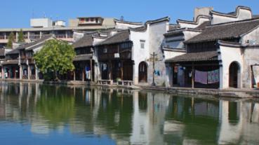 法国达飞海运集团避行苏伊士运河 绕道好望角